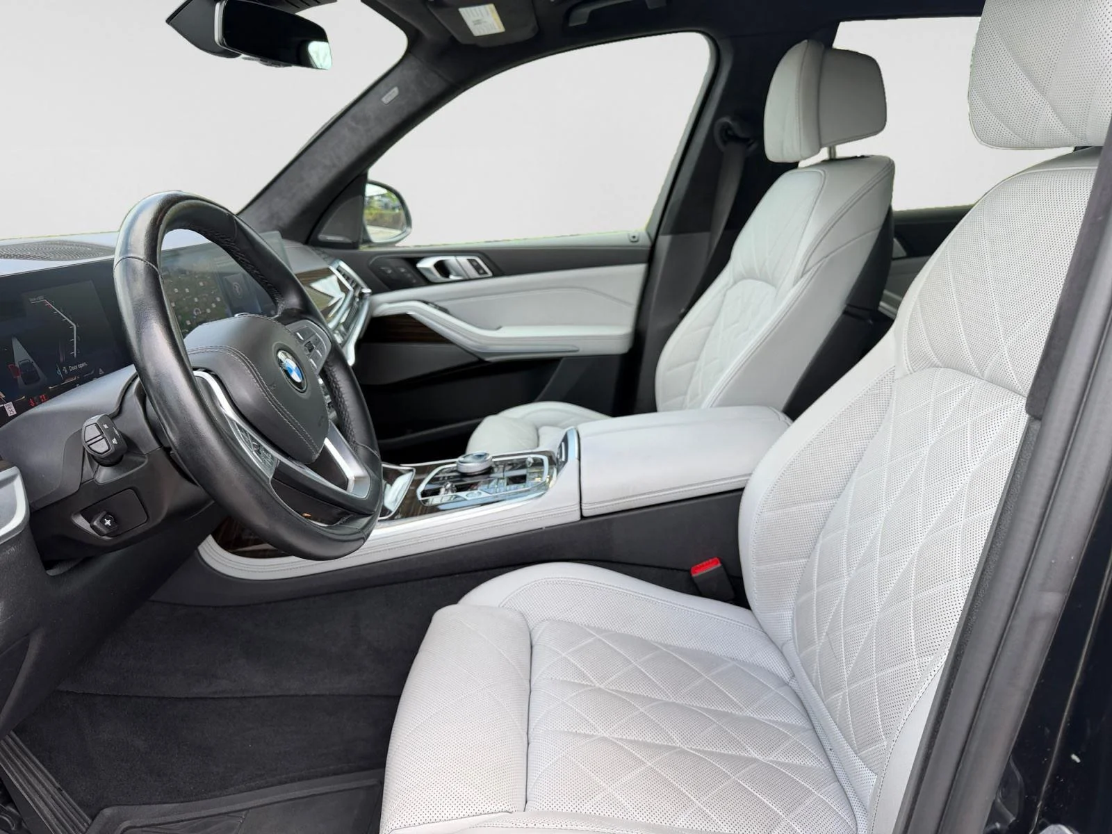 Used 2023 Black Sapphire Metallic BMW xDrive40i image 11