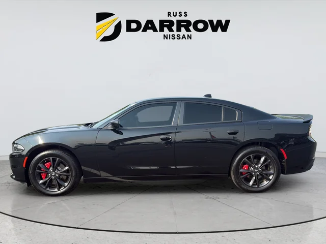 Used 2023 Black Dodge SXT image 2