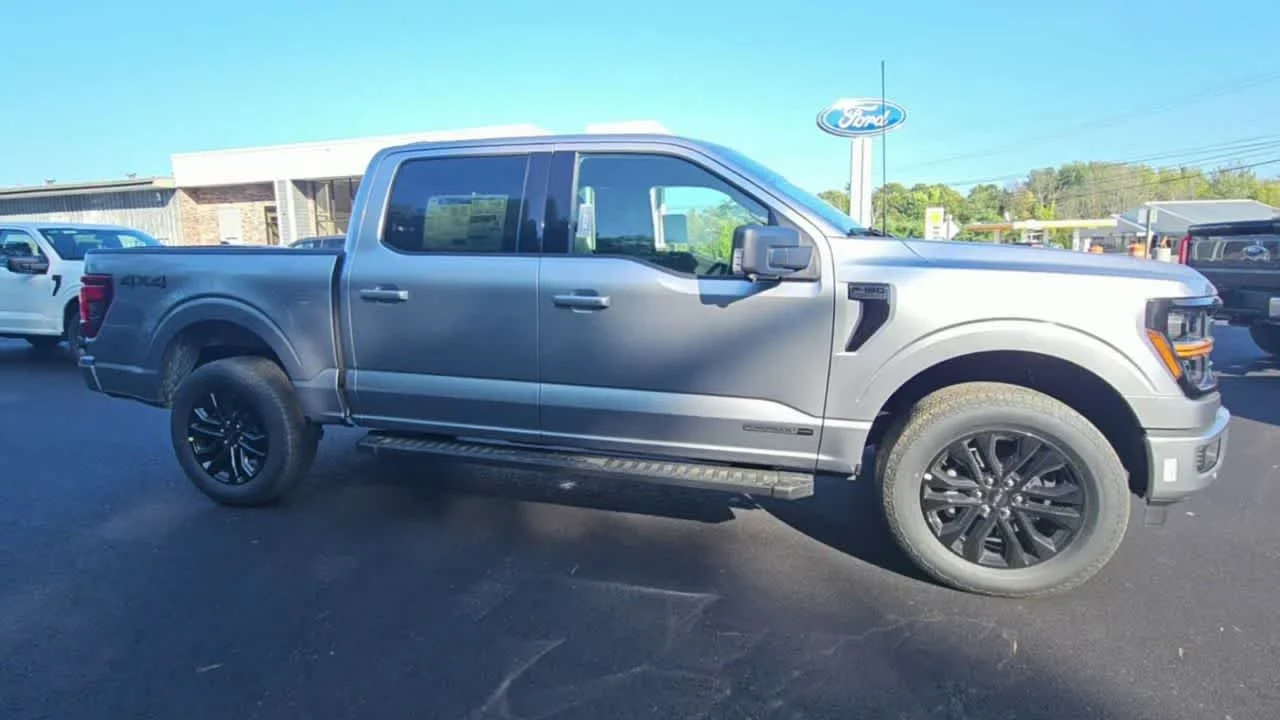 New 2026 Iconic Silver Metallic Ford XLT image 2