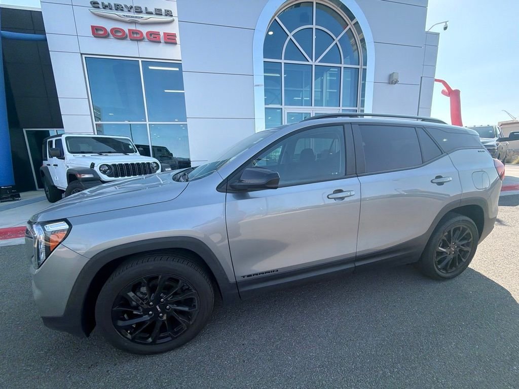 Used 2023 Silver GMC SLE image 22