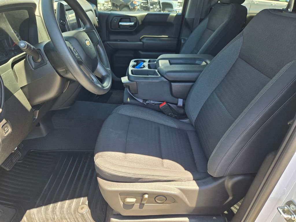 Used 2023 White Chevrolet Custom image 11