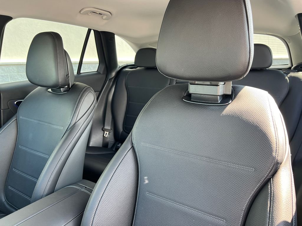 New 2026 Obsidian Black Metallic Mercedes-Benz GLC 300 image 15