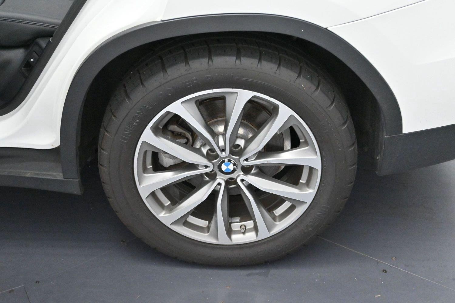 Used 2019 Alpine White BMW sDrive30i image 29