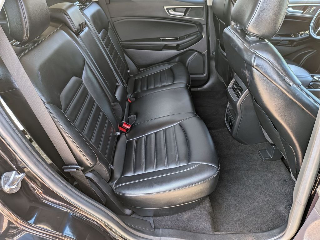Used 2020 Black Ford SEL image 17
