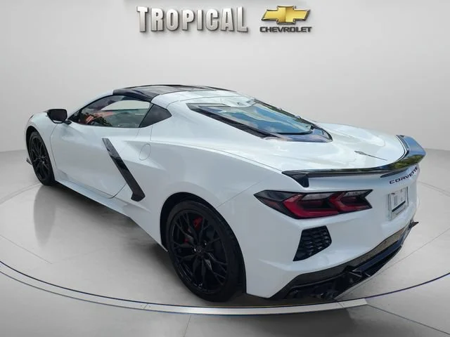 Used 2027 Arctic White Chevrolet 3LT image 3