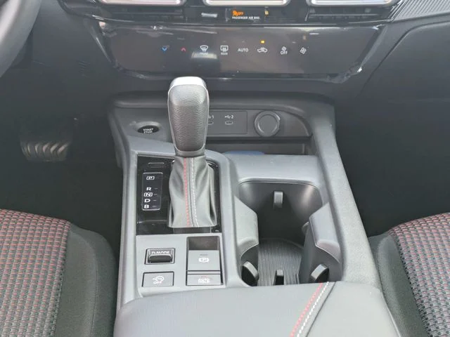 New 2027 Aspen White TriCoat / Super Black Two-tone Nissan SR image 18