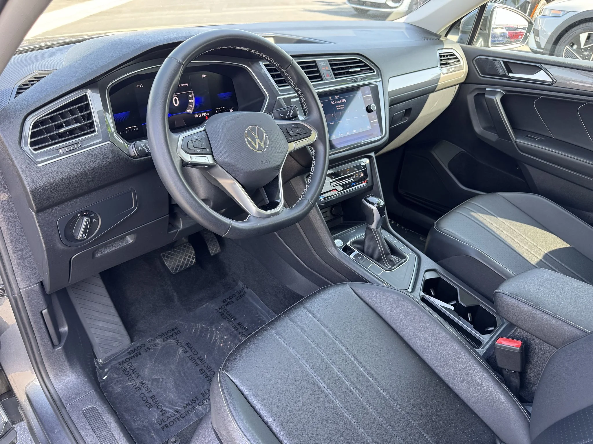 Used 2023 Platinum Gray Metallic Volkswagen SE image 13