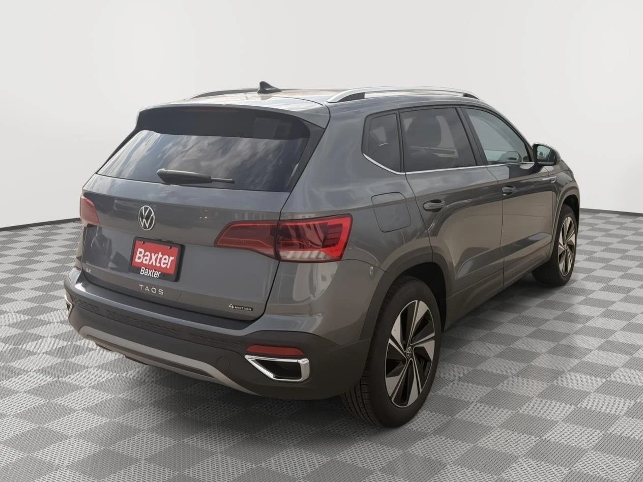 Certified Used 2024 GRAY Volkswagen SE image 12