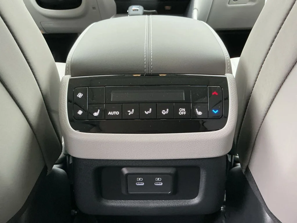 New 2026 GRAPHITE SHADOW INFINITI Luxe FWD image 29