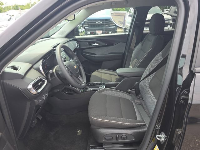 Used 2023 Mosaic Black Metallic Chevrolet LT image 32