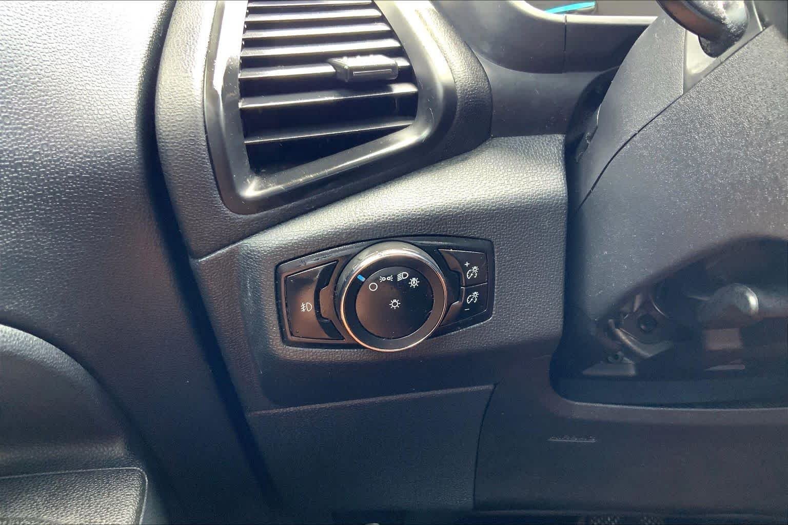 Used 2018 Lightning Blue Metallic Ford SE image 34