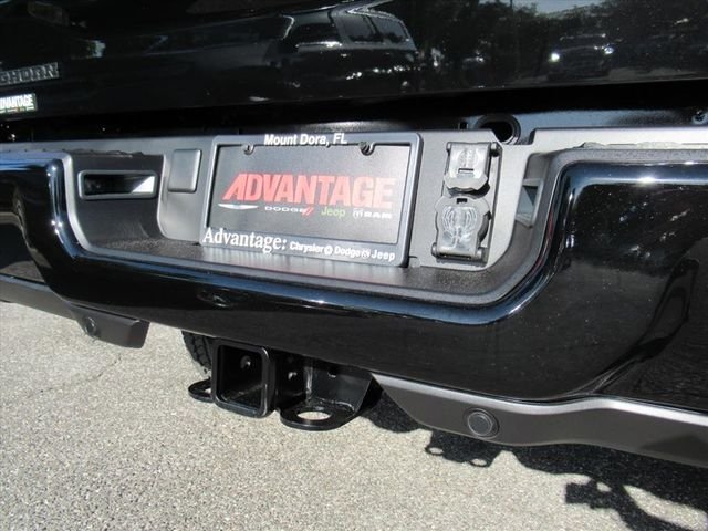 New 2026 Diamond Black Crystal Pearl-Coat Exterior Paint RAM Big Horn image 8