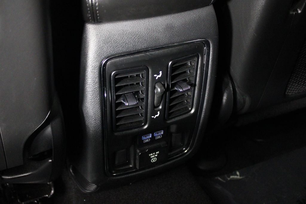 Used 2019 Silver Jeep Limited image 23