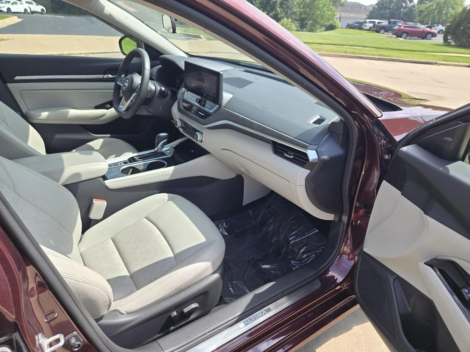 Used 2023 Garnet Pearl Metallic Nissan 2.5 SL image 22