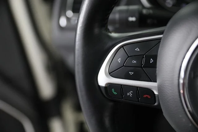 Used 2019 White Jeep Limited image 4