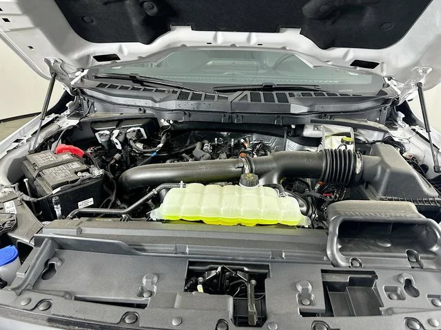 New 2026 Oxford White Ford Lariat image 30