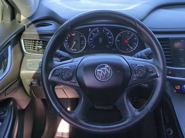Used 2017 WHITE FROST TRICOAT Buick Essence image 21