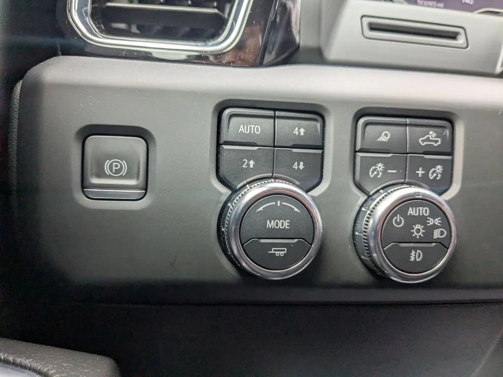 Used 2023 Onyx Black GMC Denali image 22