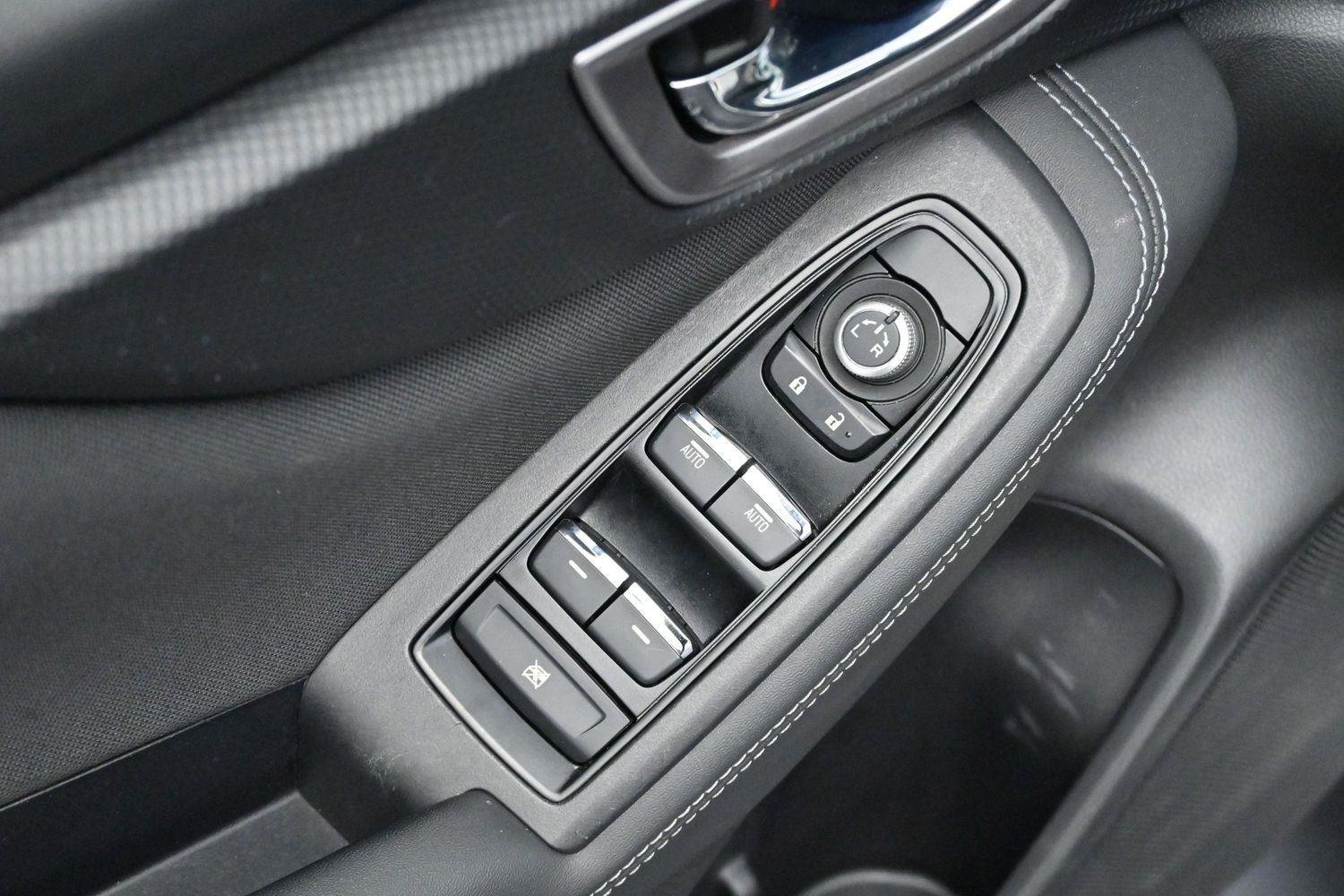 Used 2020 Ice Silver Metallic Subaru Premium image 10