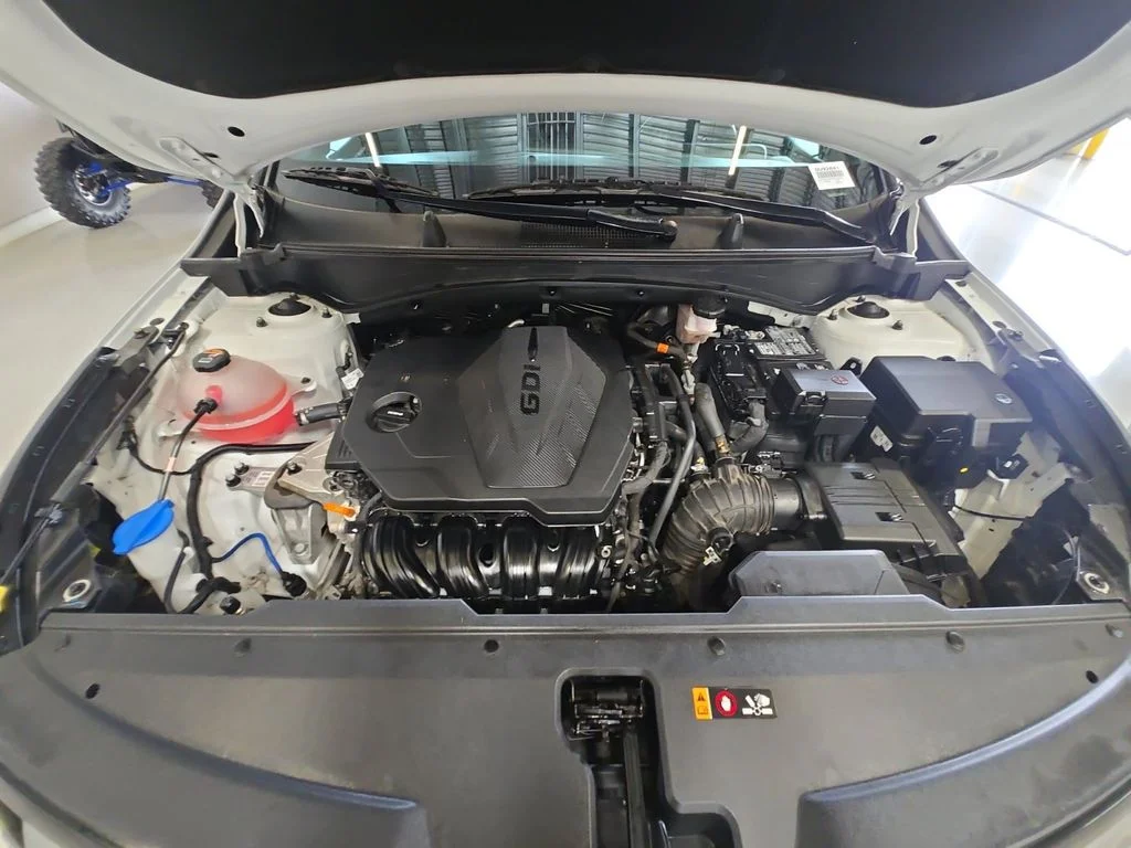 Used 2023 White Kia X-Line image 30