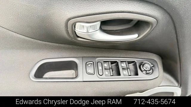 Used 2020 Gray Jeep Latitude image 17