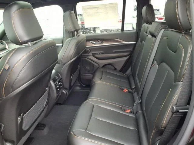 New 2026 Diamond Black Crystal Pearlcoat Jeep 85th Anniversary Edition image 14