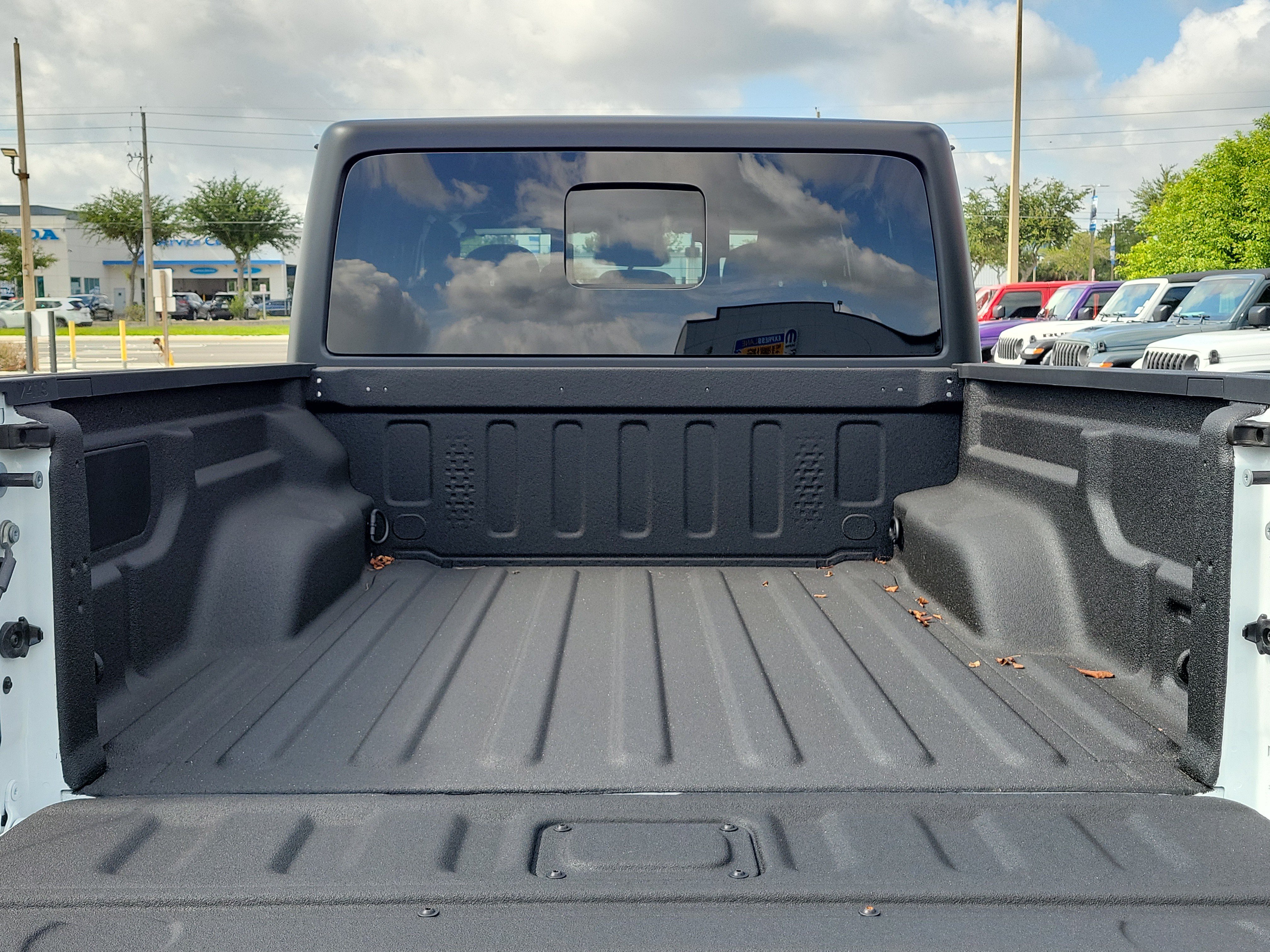 New 2026 Bright White Clear-Coat Exterior Paint Jeep Willys image 7