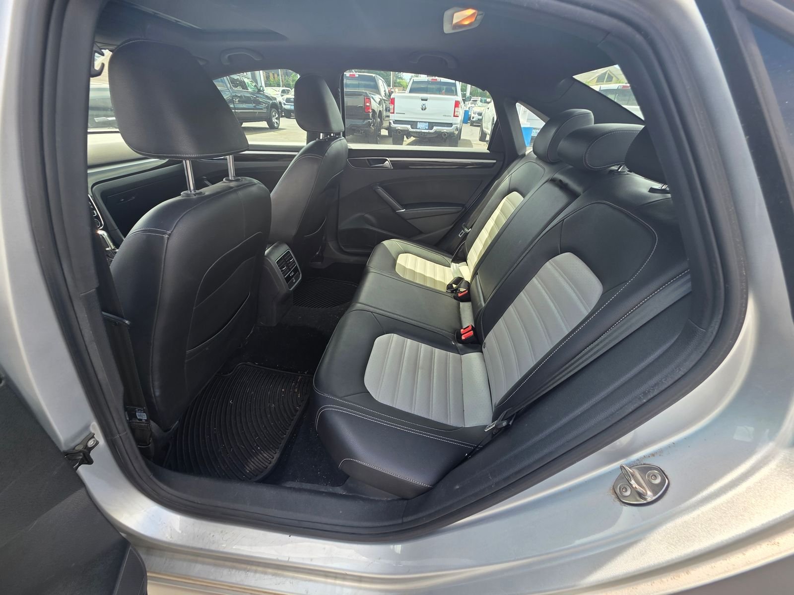 Used 2018 Silver Volkswagen 3.6L V6 GT image 13