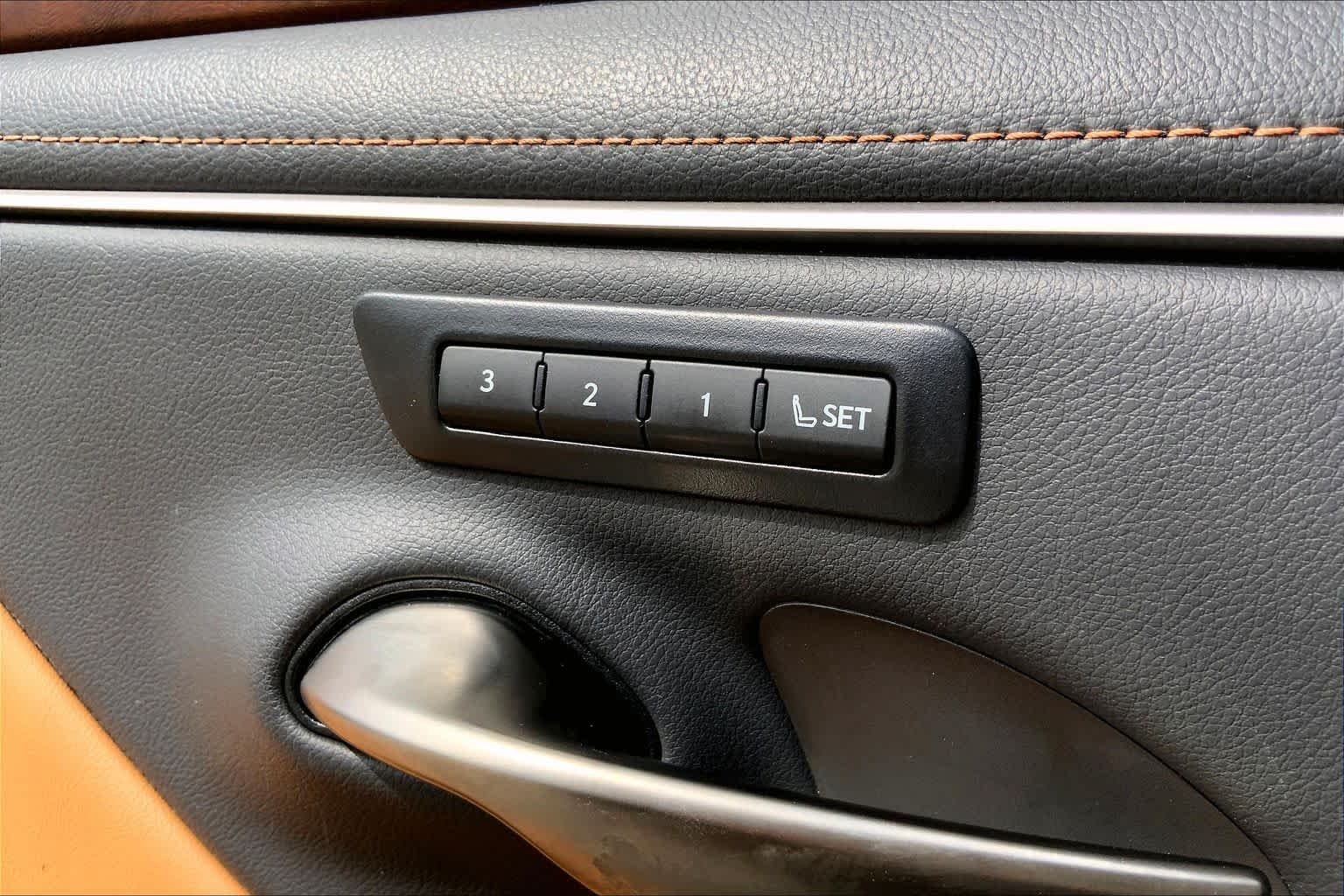 2024 Lexus ES 350 - Photo 49