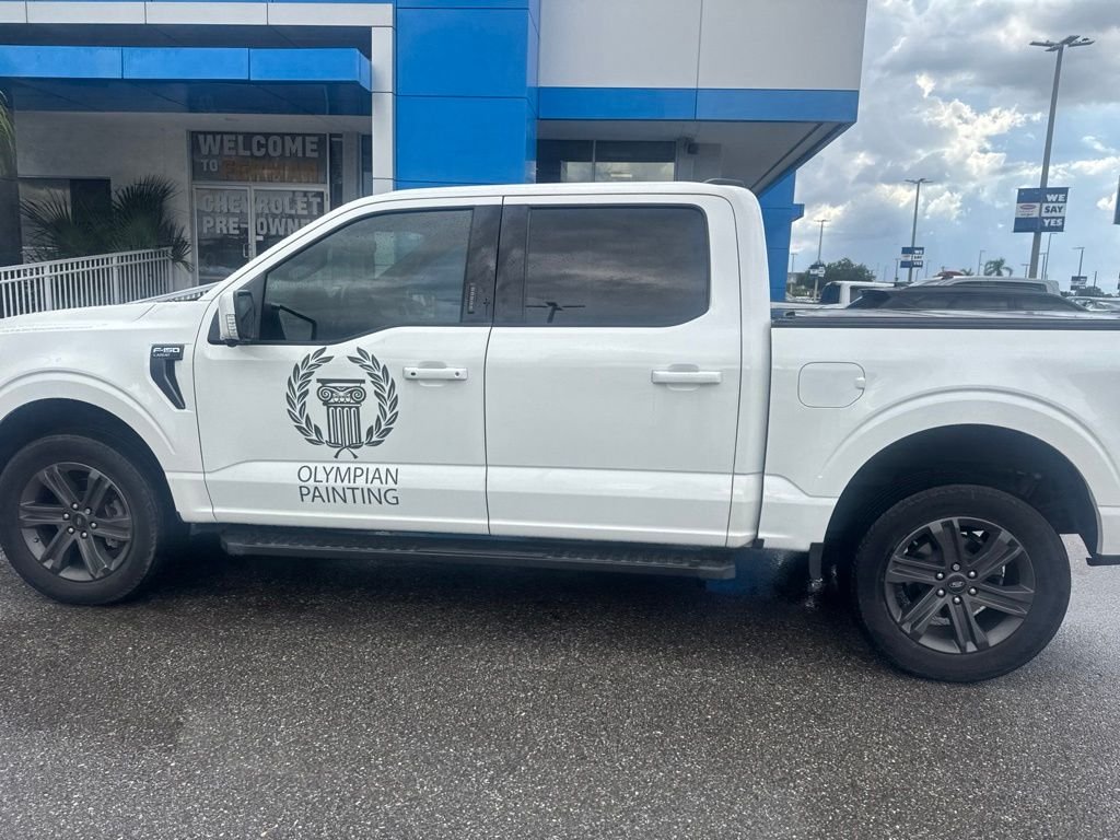Used 2023 White Ford Lariat image 8