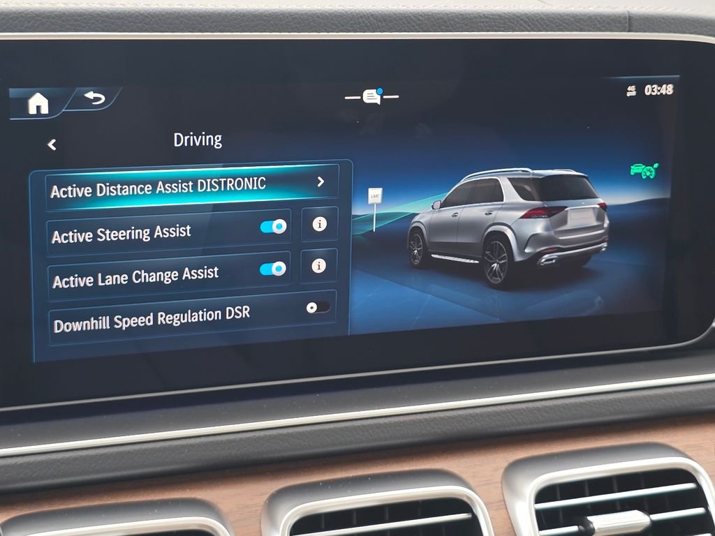 New 2026 MANUFAKTUR Ireland Mid Green Metallic Mercedes-Benz GLE 450 image 13