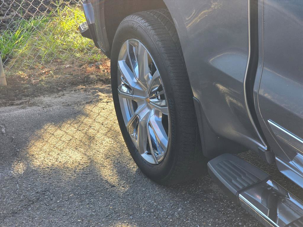 Used 2025 Sterling Gray Metallic Chevrolet High Country image 18