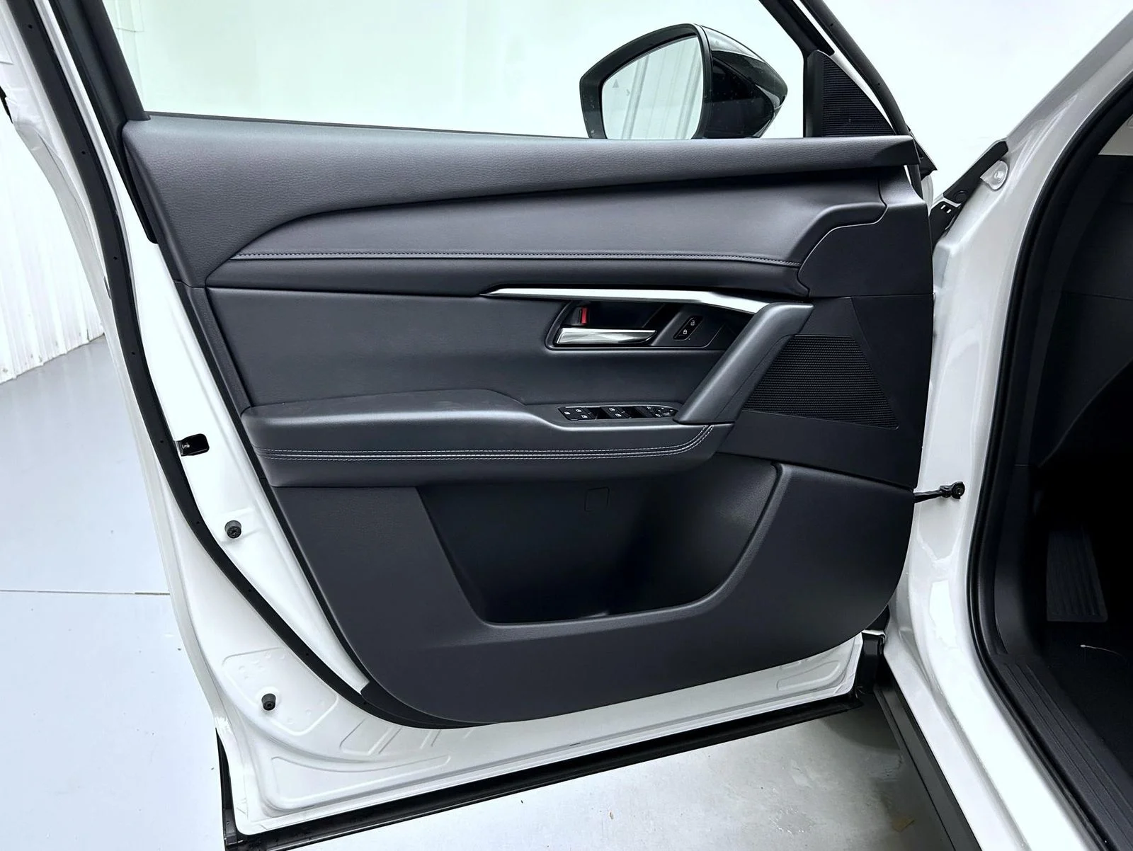New 2026 Rhodium White Metallic Mazda 2.5 S AWD image 10
