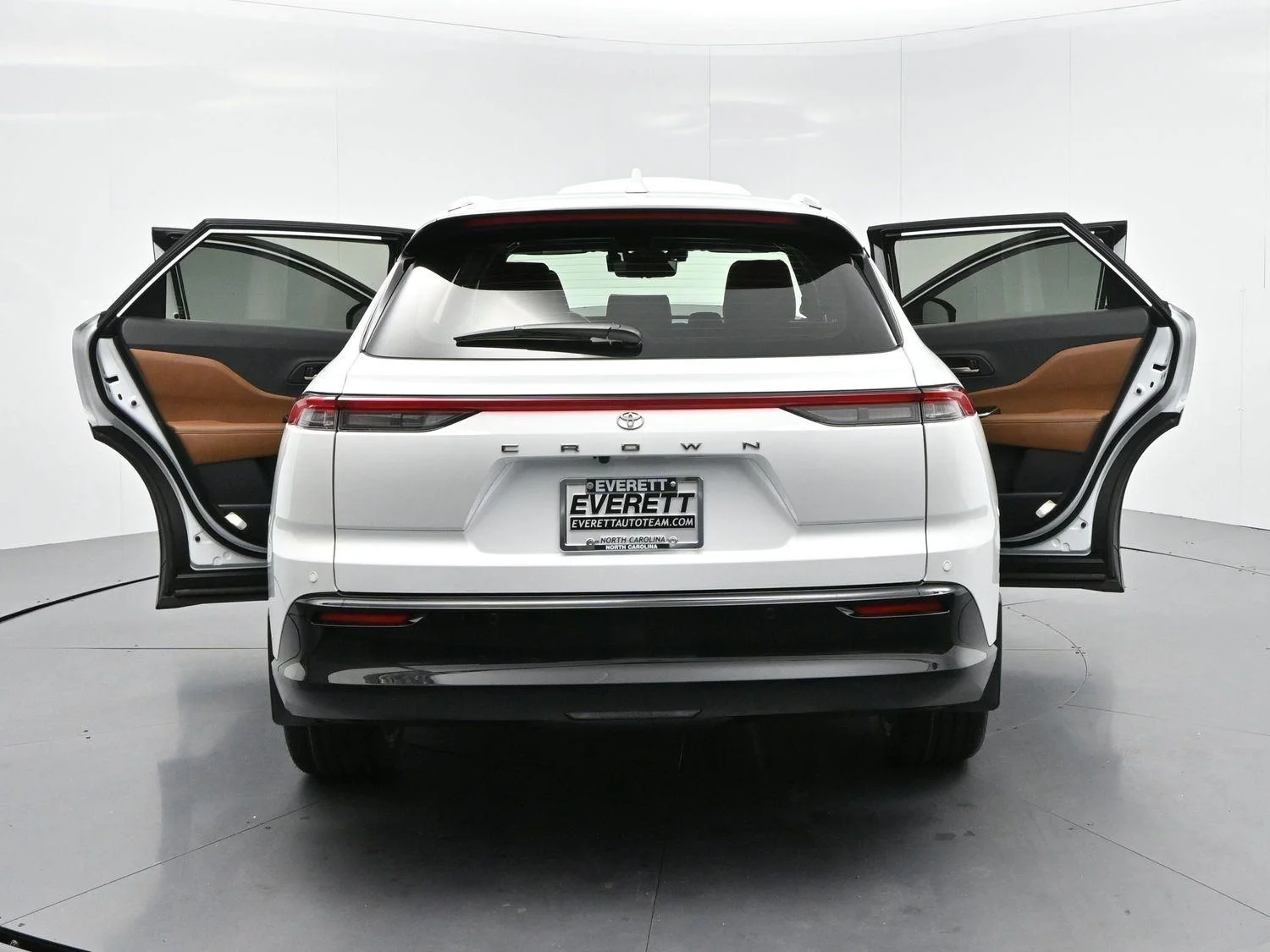 Used 2025  Toyota XLE image 42