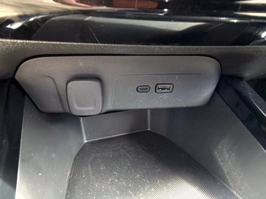 Used 2025 Summit White Chevrolet LT image 19