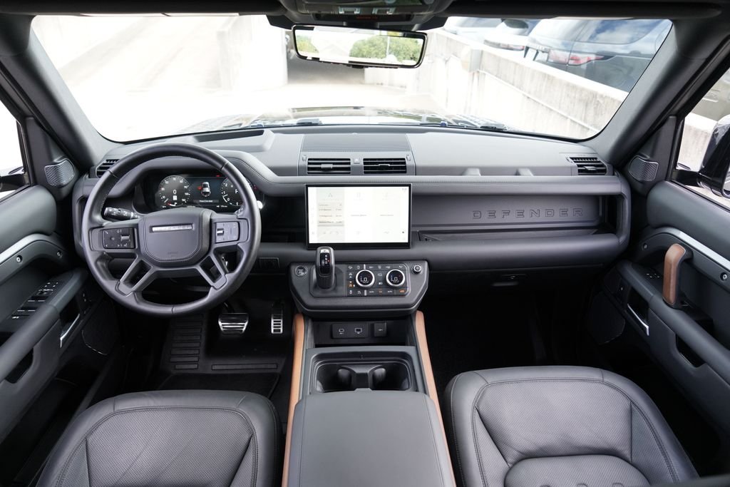 Used 2023 Gray Land Rover X image 23