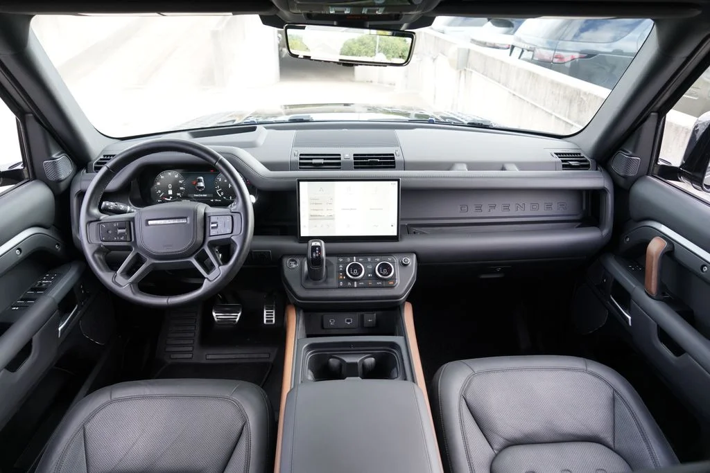Used 2023 Gray Land Rover X image 23