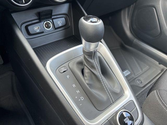 2025 Hyundai Venue SEL - Photo 28