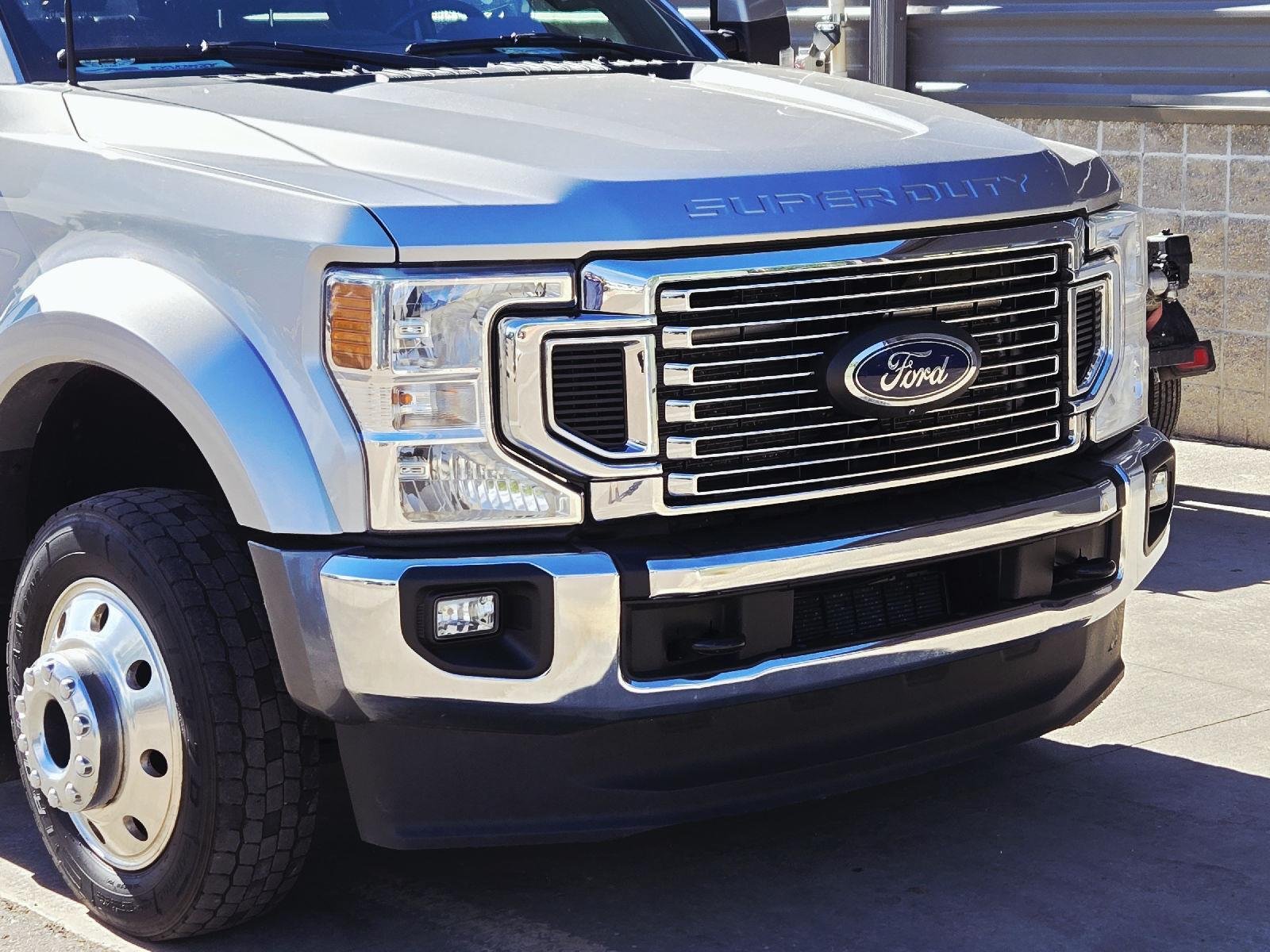 Used 2022 Iconic Silver/Carbonized Gray Ford Lariat image 3