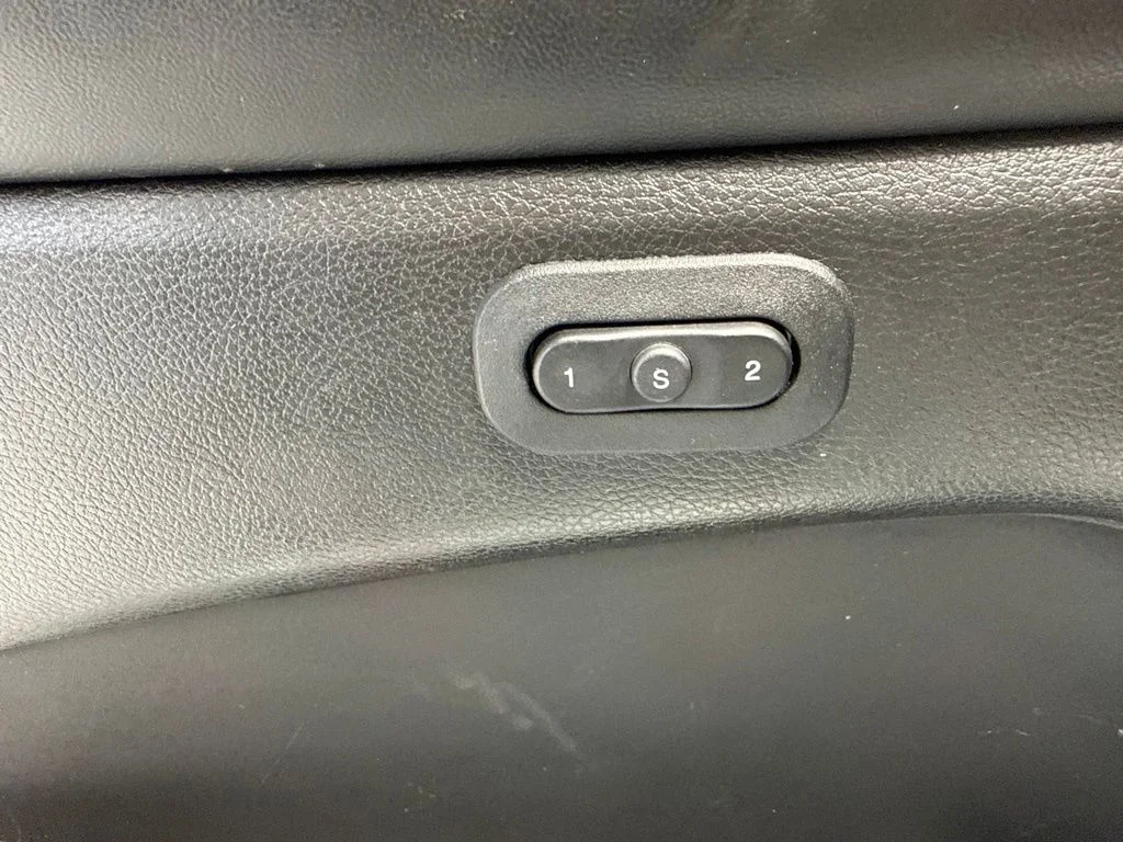 Used 2022 White Jeep Limited image 20