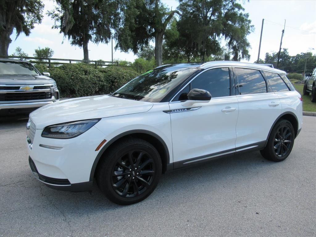 Used 2022 White Lincoln Standard image 4