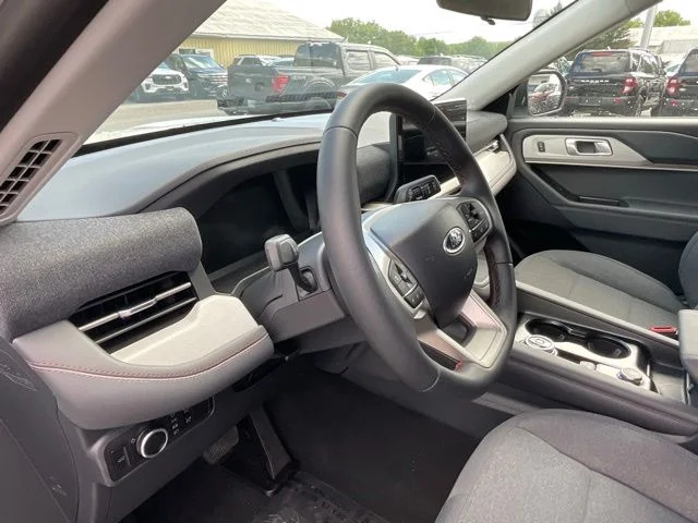 New 2026 Space White Metallic Ford Active image 31