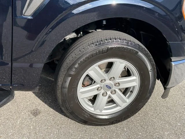 Used 2021 Blue Ford XL image 17