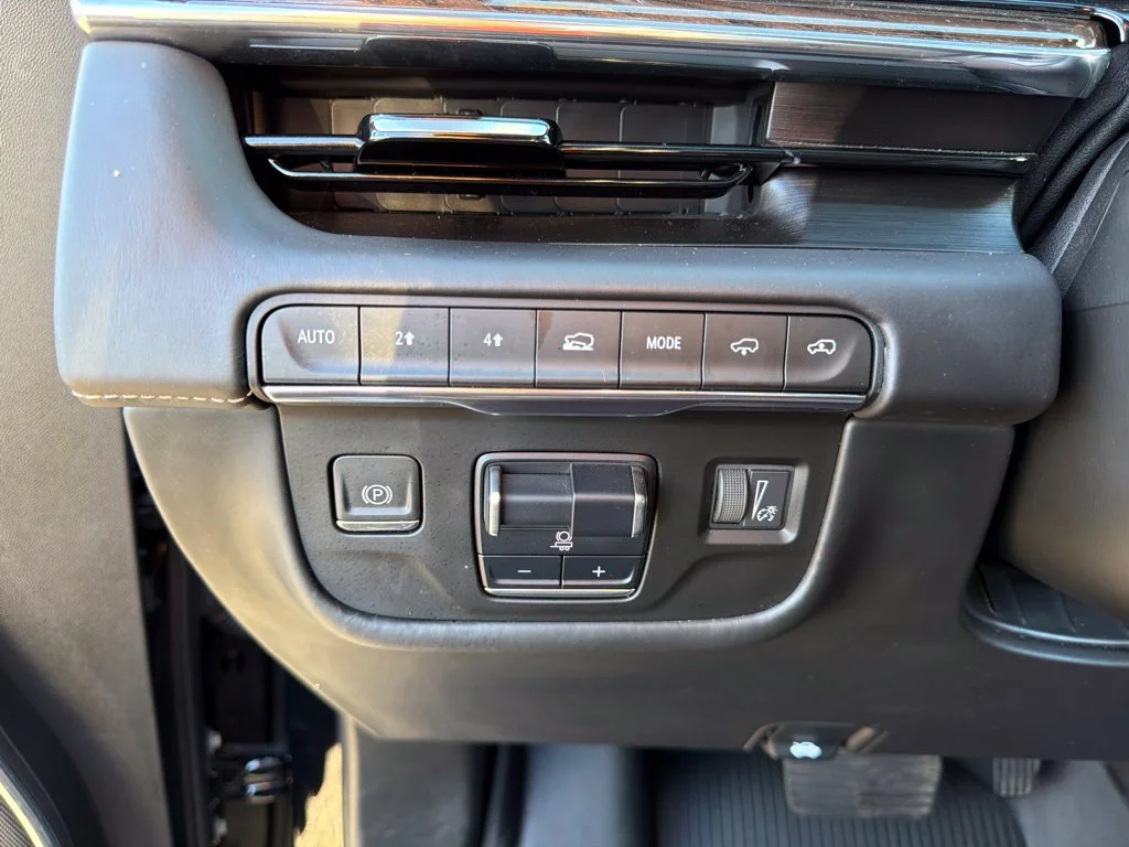 Used 2022 Black Cadillac Sport Platinum image 37