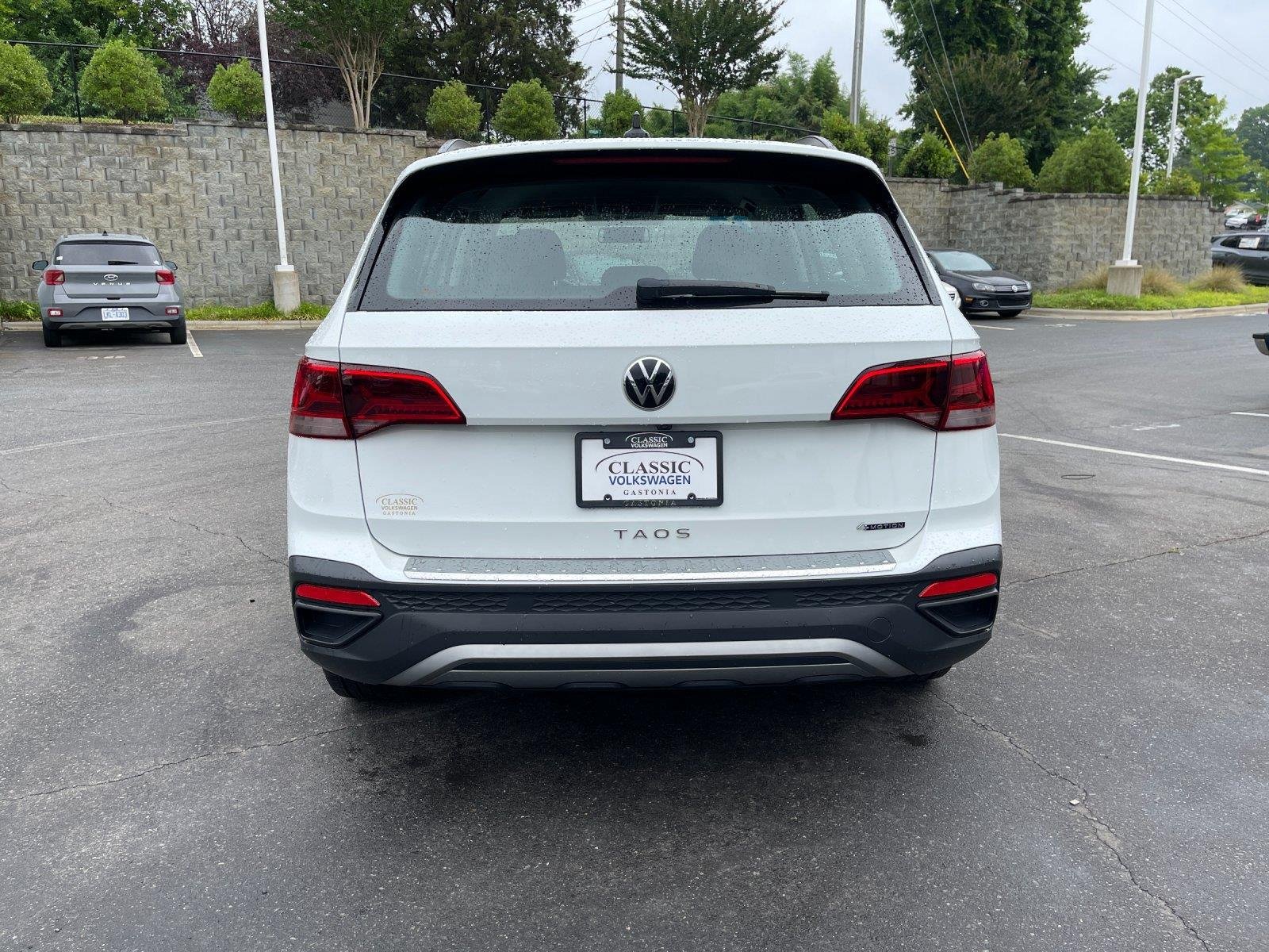 Used 2022 Pure White Volkswagen S image 4
