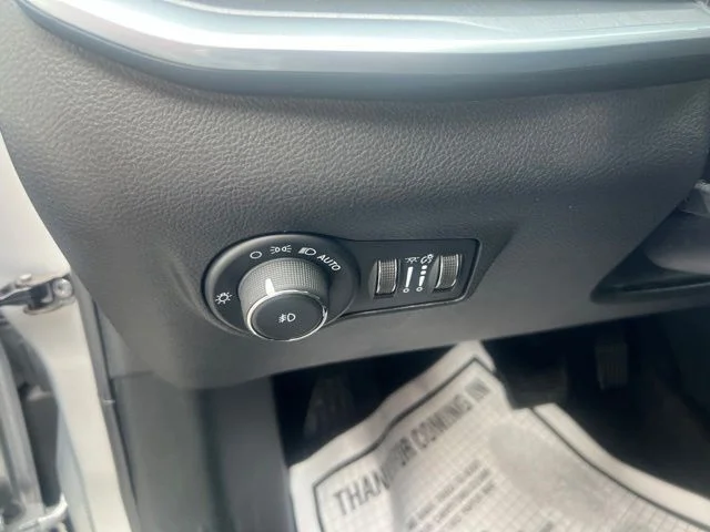 Used 2025 Silver Jeep Limited image 17