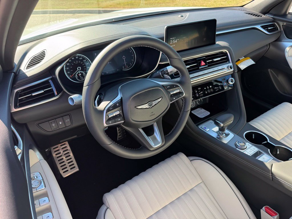 New 2027 White Genesis 2.5T image 2