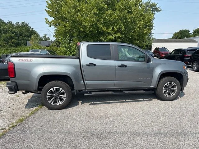Used 2022 Gray Chevrolet Z71 image 7