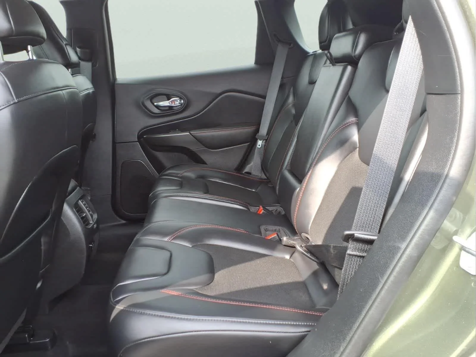 Used 2021 Olive Green Pearlcoat Jeep Trailhawk image 29