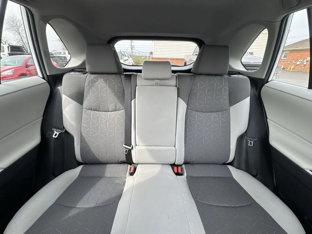 Used 2022 White Toyota XLE image 24